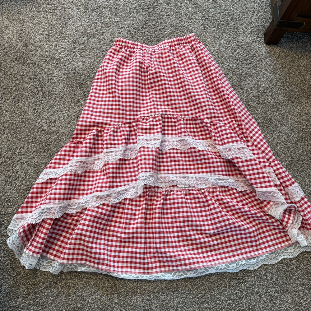 Chic Red Gingham High-Low Skirt with Lace - Picture 1 of 6